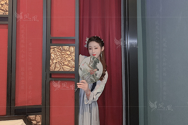老板推荐杭州一家高档特色洗浴中心，非常有特色